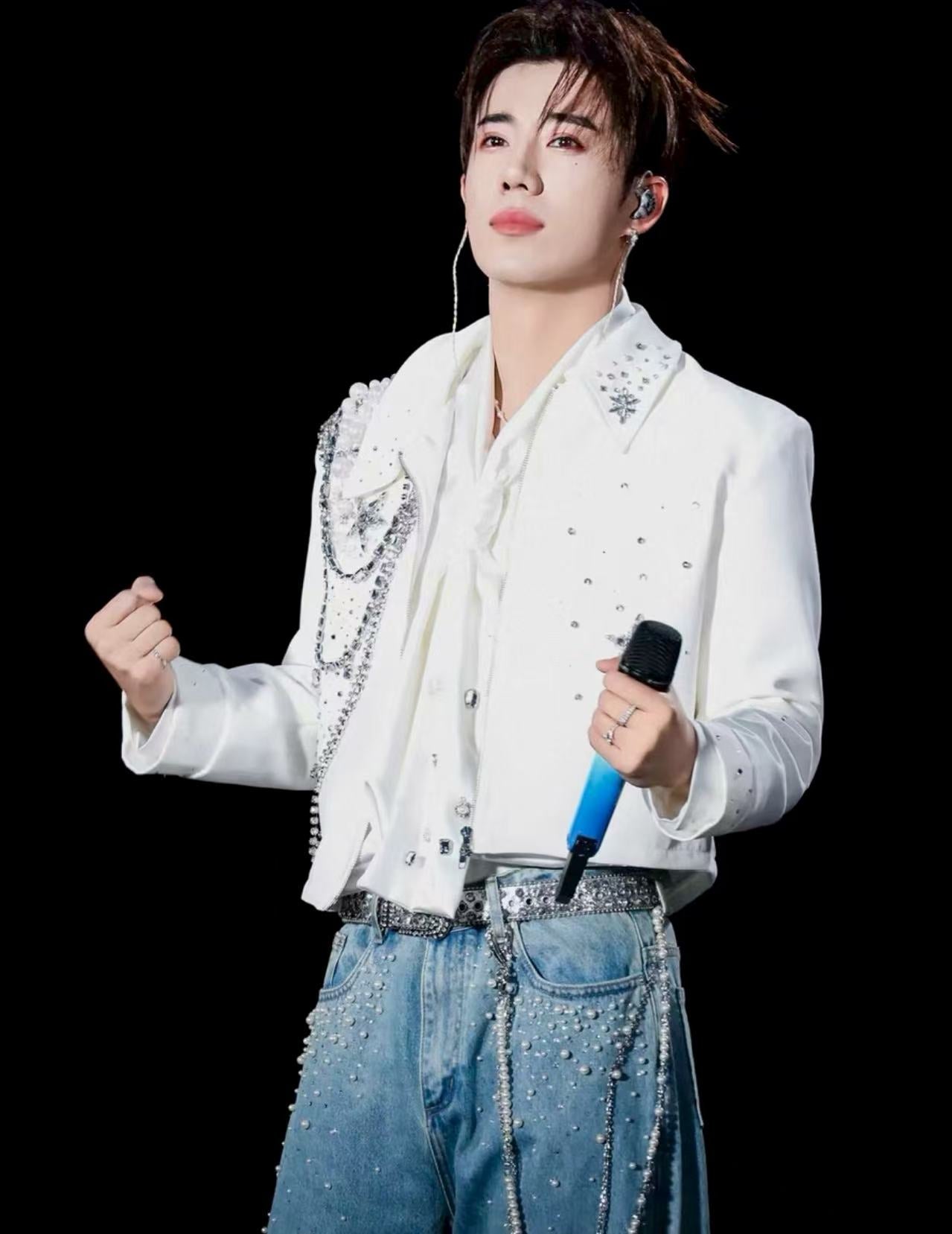 White chain rhinestone suit(Anchor development)