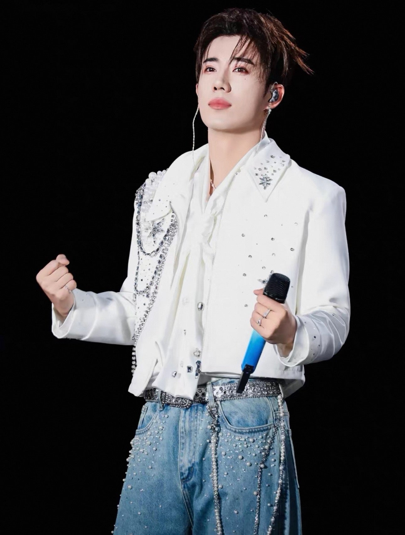 White chain rhinestone suit(Anchor development)